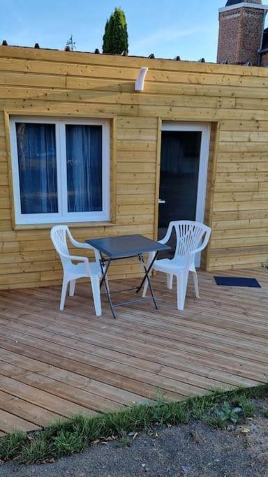 Studio En Rez De Jardin Avec Terrasse Privee - Le Petit Chateau Avesnois - Tv - Wifi - Logement Complet Avesnes-sur-Helpe Exterior photo