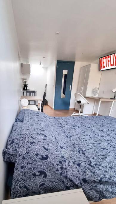 Studio En Rez De Jardin Avec Terrasse Privee - Le Petit Chateau Avesnois - Tv - Wifi - Logement Complet Avesnes-sur-Helpe Exterior photo